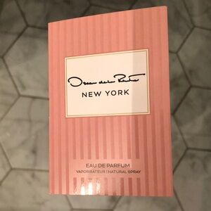 - Oscar de la Renta Pink Makeup Collection